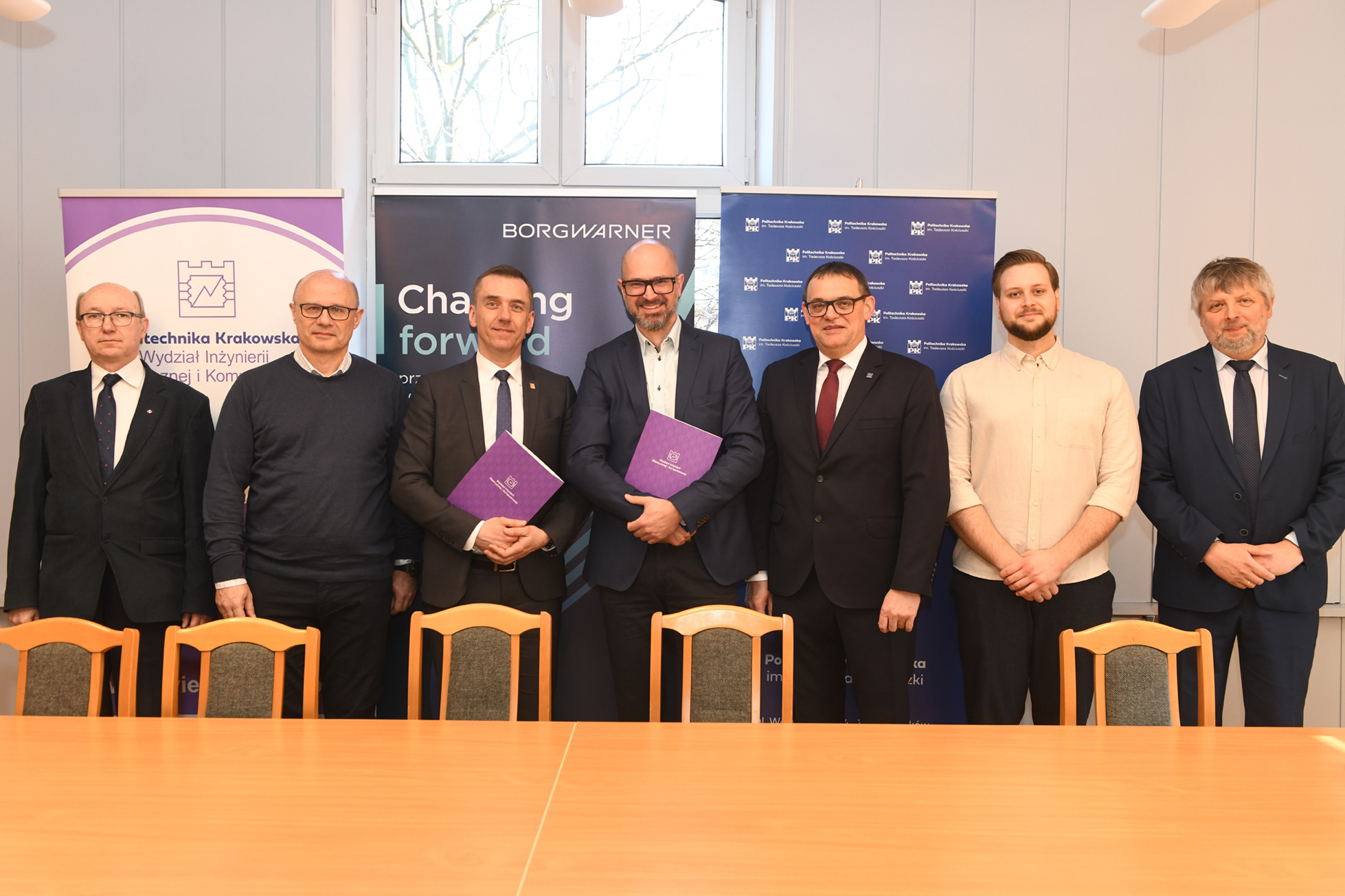 Zrównoważona mobilność – wspólny cel Politechniki i Krakowskiego Centrum Technicznego BorgWarner