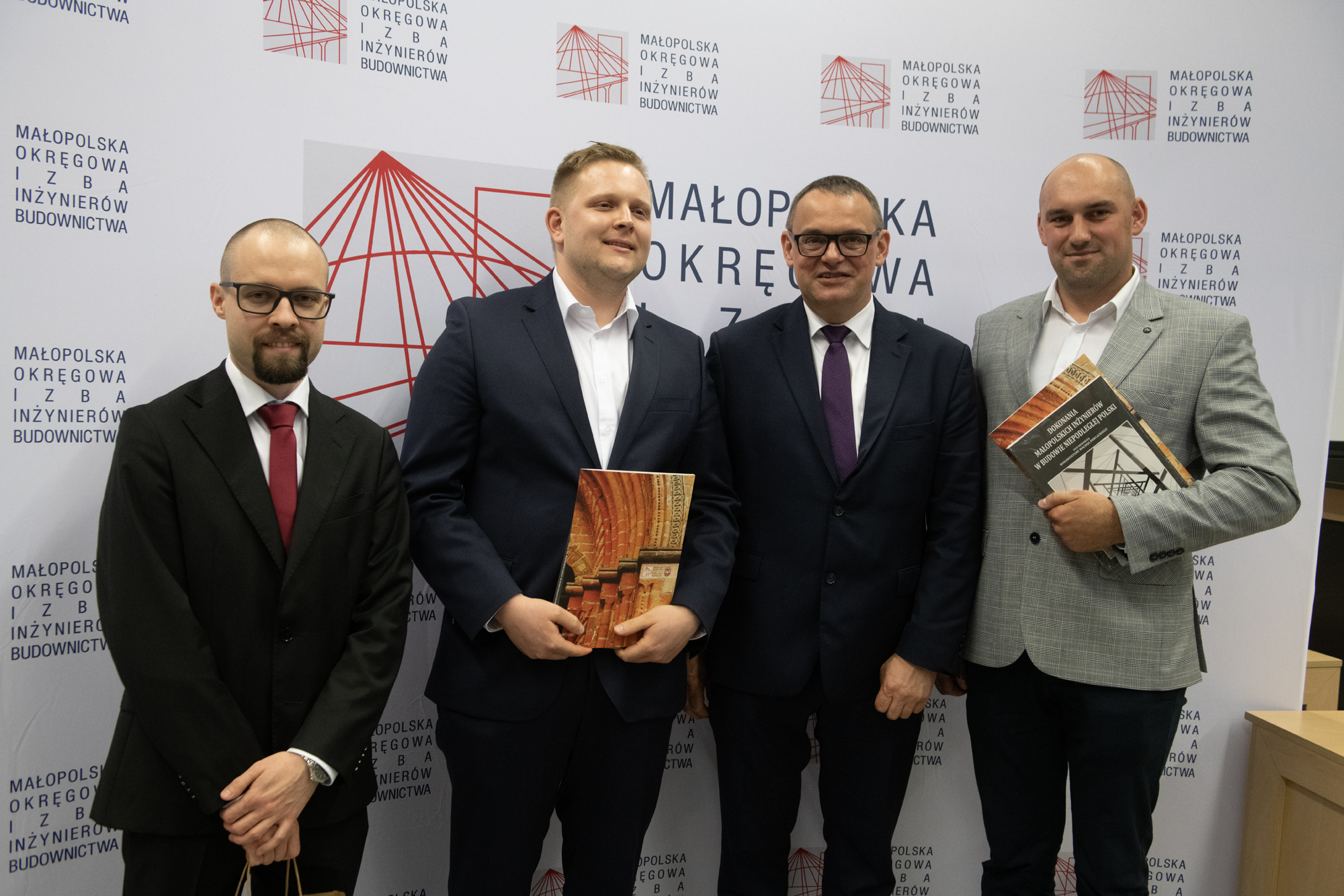 Uprawnienia budowlane dla elektryków, w tym również dla absolwentów WIEiK