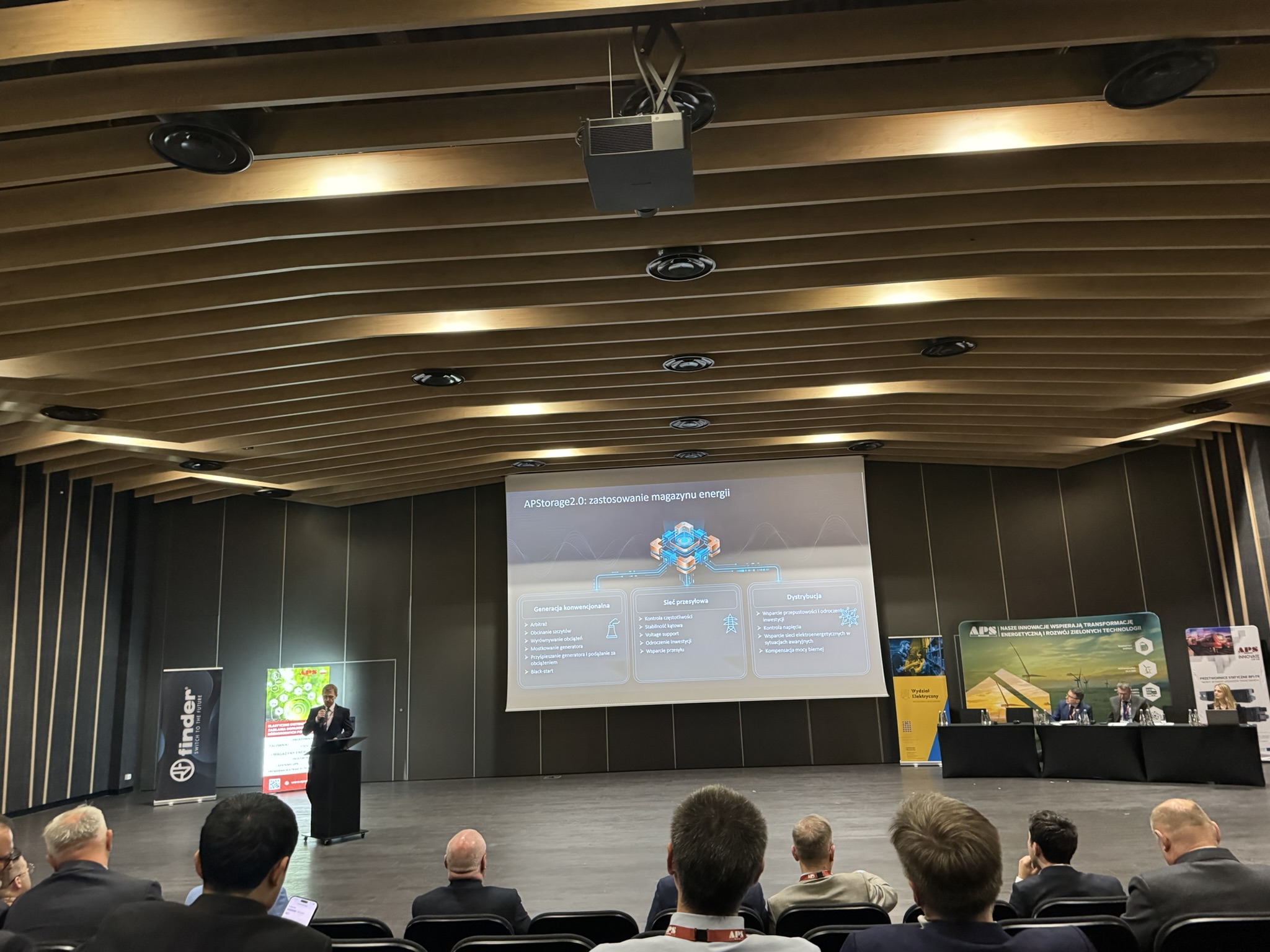 WIEiK podczas konferencji naukowo-technicznej APS 2026